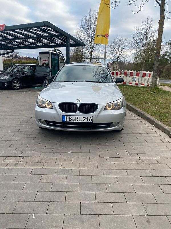 Gebraucht BMW 523 190 PS (139 kW) 2007 Grau Limousine