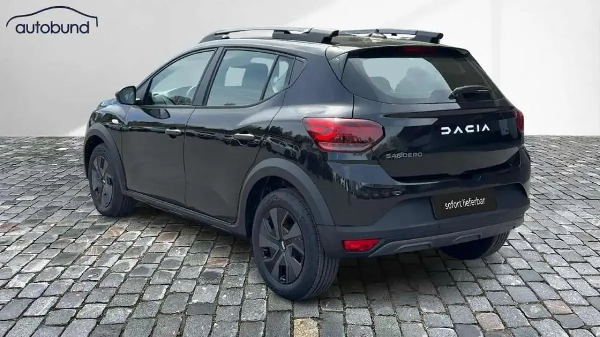 Neu Dacia Sandero Essentiel 91 PS (66 kW) 2025 Schwarz / perlmuttschwarz SUV