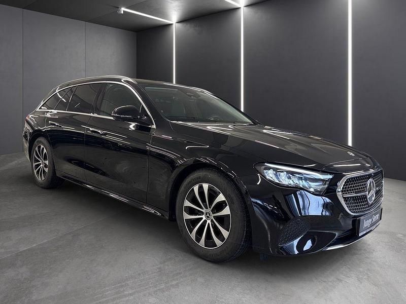Gebraucht Mercedes E200 Avantgarde 204 PS (150 kW) 2024 Schwarz Limousine