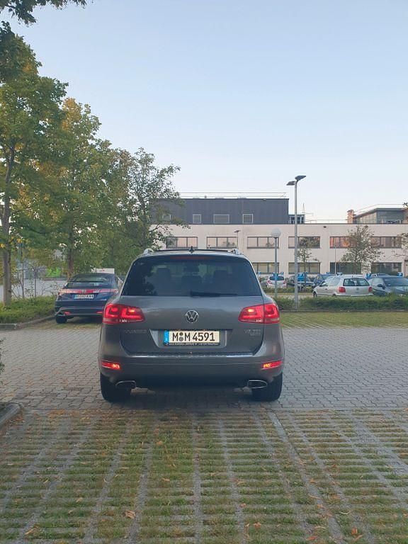 Gebraucht VW Touareg 239 PS (175 kW) 2010 Grau SUV