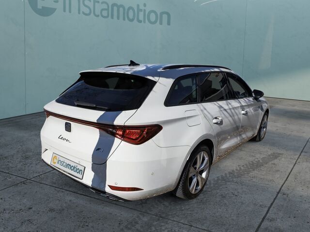 Gebraucht Seat Leon FR 150 PS (110 kW) 2024 Weiß Van / Kleinbus