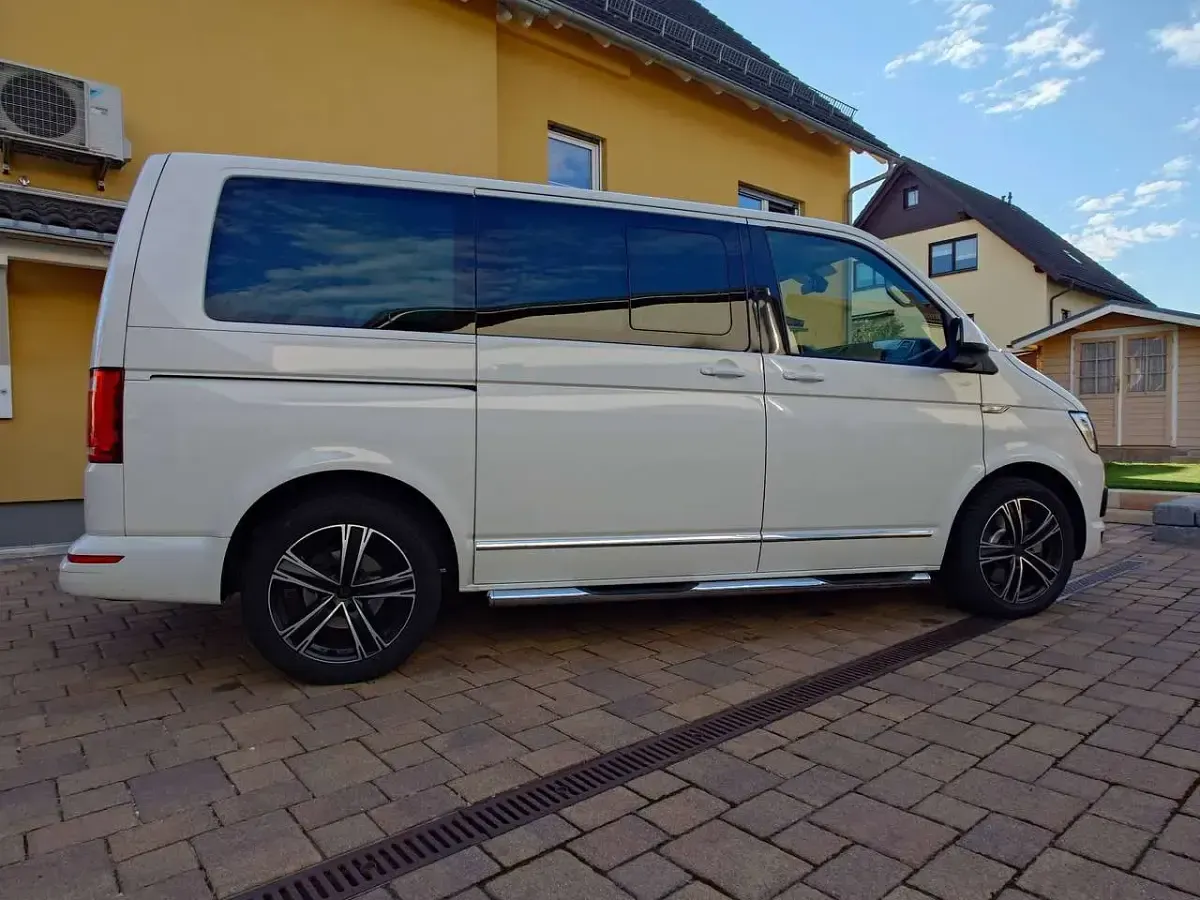 Gebraucht VW Multivan Highline 204 PS (150 kW) 2016 Weiß Van / Kleinbus