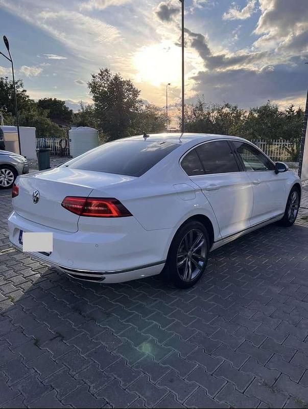 Gebraucht VW Passat Trendline 190 PS (139 kW) 2018 Weiß Limousine