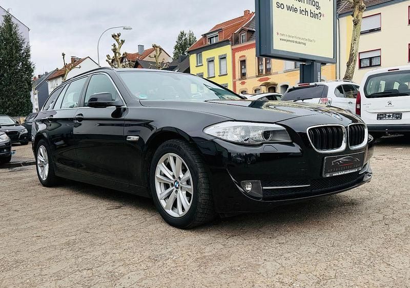 Gebraucht BMW 520 184 PS (135 kW) 2012 Schwarz Kombi