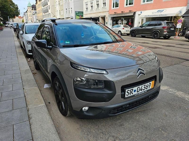Braun Gebraucht 2015 Citroën C4 Cactus Shine Kleinwagen | 6.900 € (Superpreis) - Bild 1/4