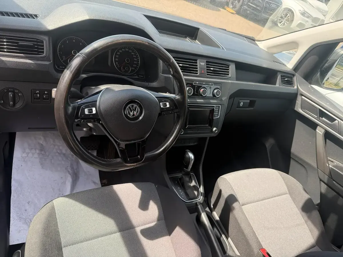 Gebraucht VW Caddy 110 PS (80 kW) 2019 Weiß Van / Kleinbus