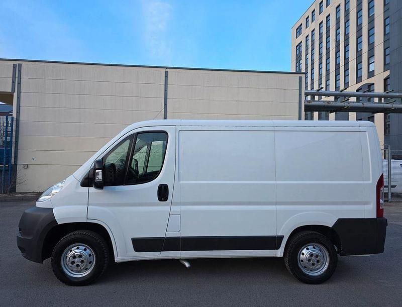 Gebraucht Peugeot Boxer 101 PS (74 kW) 2012 Weiß Van