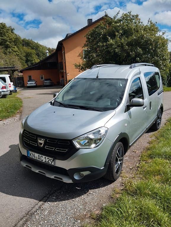 Gebraucht Dacia Dokker Stepway 95 PS (69 kW) 2019 Silber Van / Kleinbus