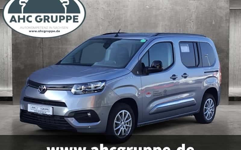 Silber Gebraucht 2024 Toyota Proace Verso City Kombi | 30.990 € (Superpreis) - Bild 1/4