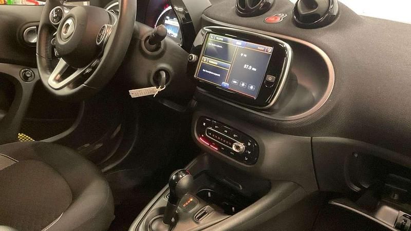 Gebraucht Smart ForTwo Coupé 60 kW (82 PS) 2021 Nachtschwarz Kleinwagen
