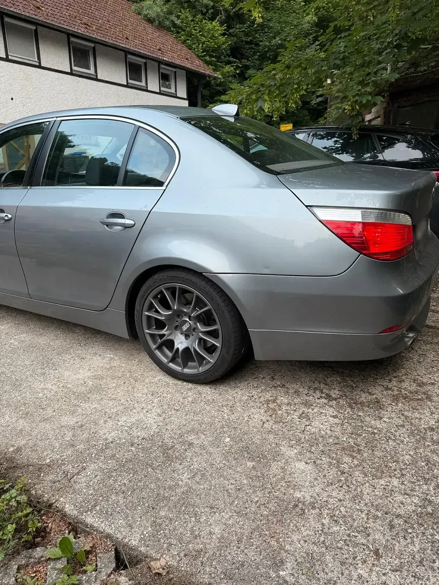 Gebraucht BMW 520 170 PS (125 kW) 2003 Grau Limousine