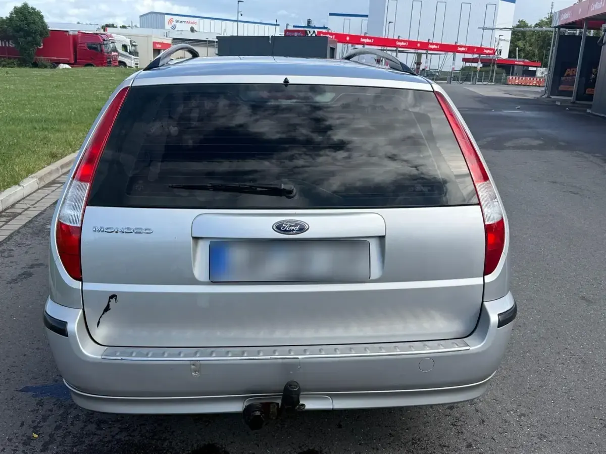 Gebraucht Ford Mondeo 145 PS (106 kW) 2007 Silber Kombi