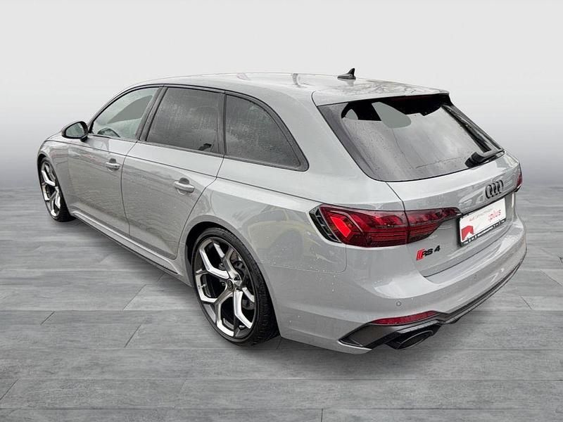 Gebraucht Audi RS4 Ambiente 470 PS (345 kW) 2024 Nardograu Kombi