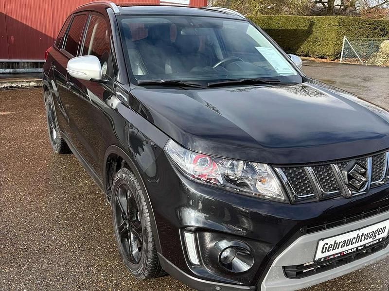 Gebraucht Suzuki Vitara 140 PS (102 kW) 2018 Cosima black SUV