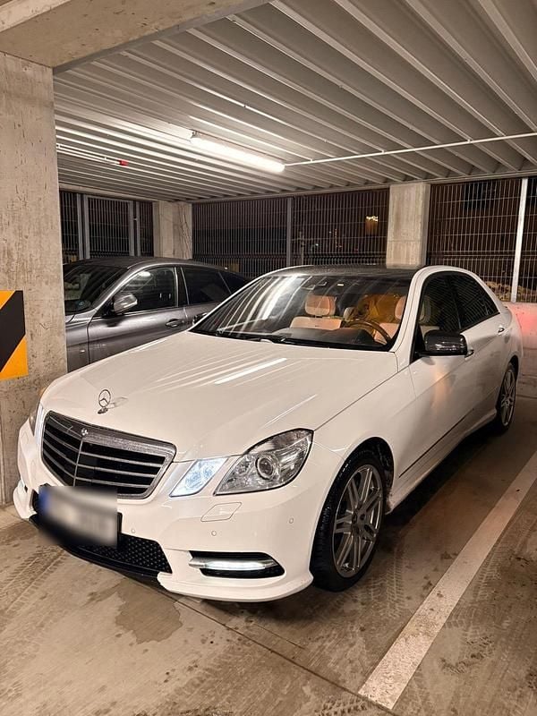 Gebraucht Mercedes E350 265 PS (194 kW) 2012 Weiß Limousine