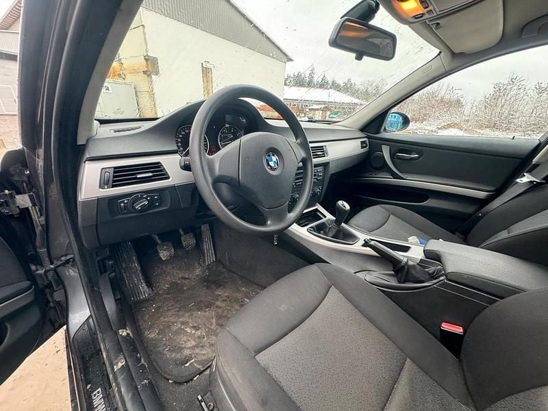 Gebraucht BMW 320 150 PS (110 kW) 2005 Grau Limousine