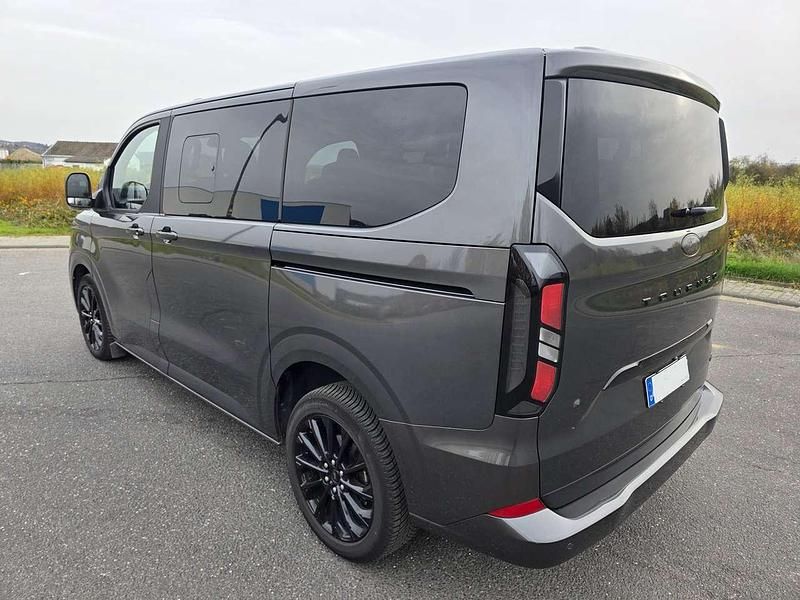 Gebraucht Ford Tourneo Titanium 170 PS (125 kW) 2024 Grau Van / Kleinbus