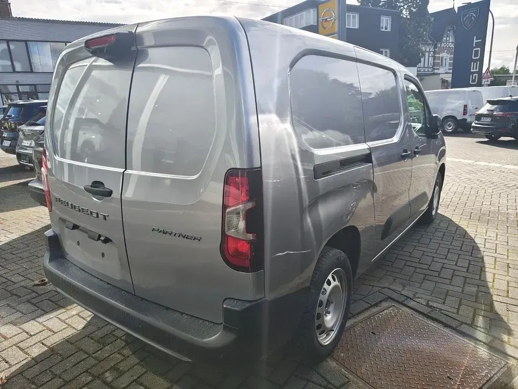 Neu Peugeot Partner 131 PS (96 kW) 2026 Silber Van / Kleinbus