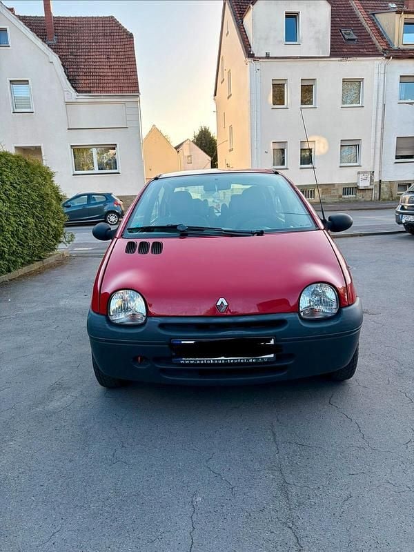 Second-hand Renault Twingo 58 CP (42 kW) 2006 Roșu Hatchback