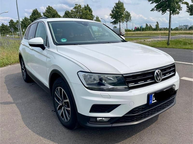 Weiß Gebraucht 2020 VW Tiguan Comfortline SUV | 21.999 € (Fairer Preis) - Bild 1/4