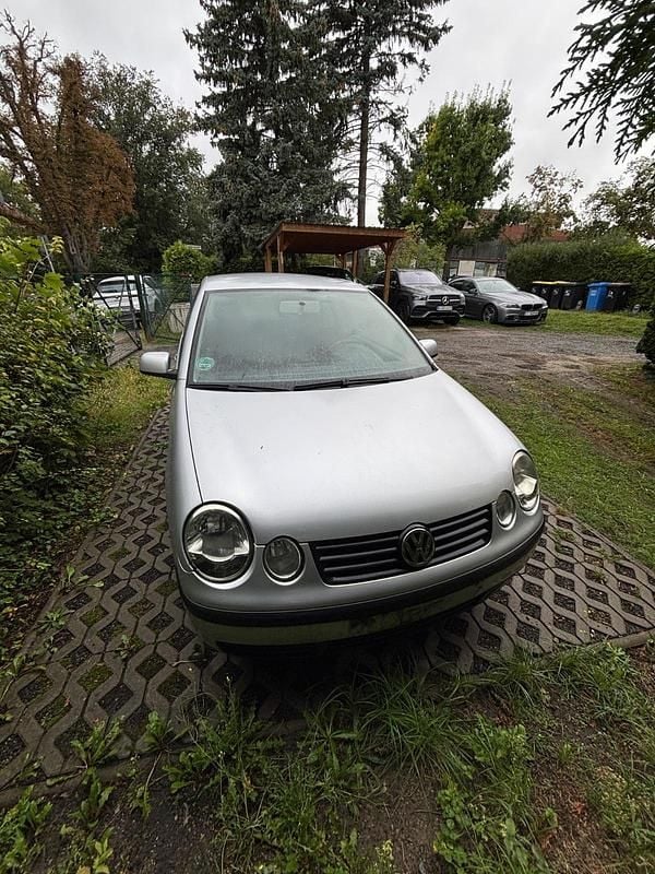 Silber Gebraucht 2002 VW Polo Kleinwagen | 500 € (Superpreis) - Bild 1/4