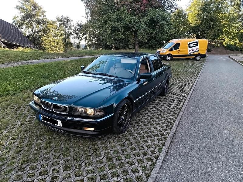Grün Gebraucht 1995 BMW 730 Limousine | 8.000 € - Bild 1/4