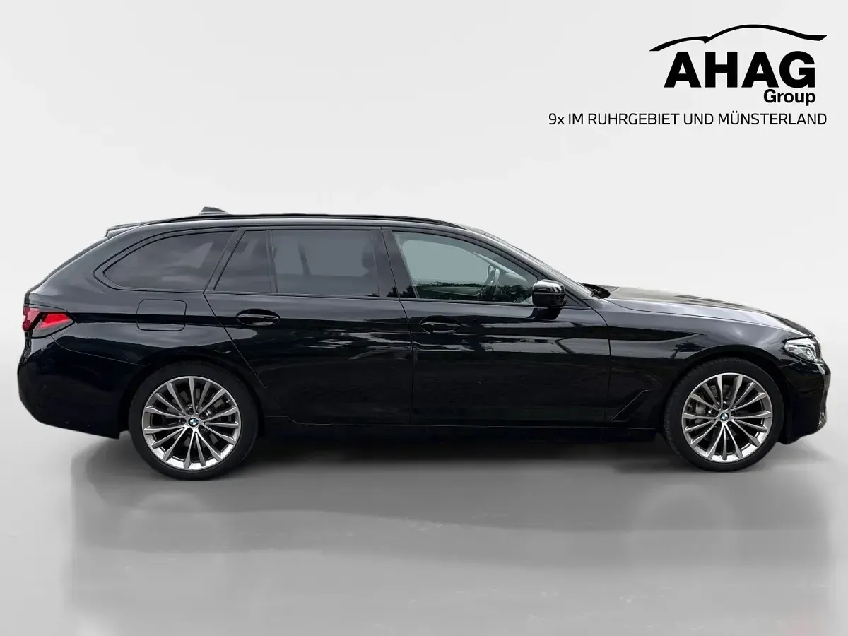 Gebraucht BMW 530 Sport Line 286 PS (210 kW) 2023 Schwarz Kombi