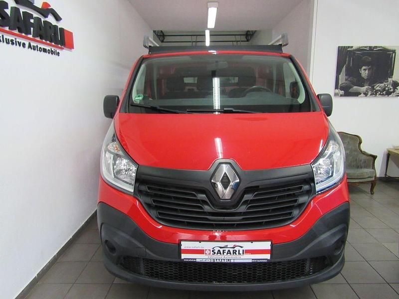 Gebraucht Renault Trafic 95 PS (69 kW) 2016 Rot Van / Kleinbus