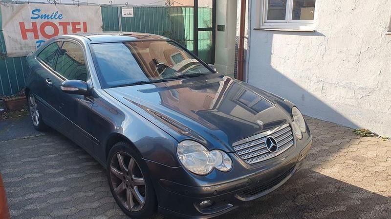 Gebraucht Mercedes C180 143 PS (105 kW) 2006 Grau Coupé