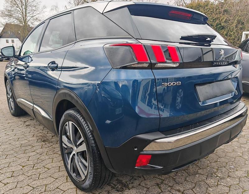 Gebraucht Peugeot 3008 Allure 131 PS (96 kW) 2023 Blau SUV