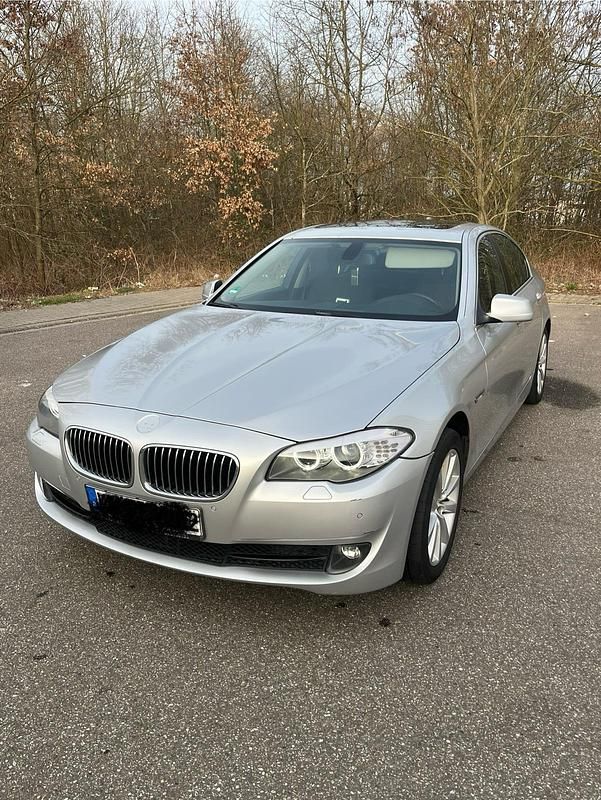 Gebraucht BMW 520 184 PS (135 kW) 2012 Silber Limousine