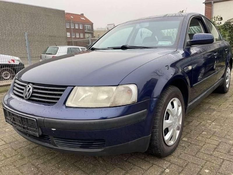 Gebraucht 2000 VW Passat Edition Limousine | 1.900 € (Etwas zu teuer) - Bild 1/4