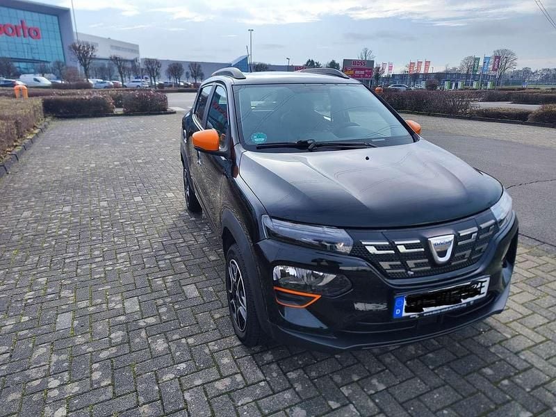 Schwarz Gebraucht 2022 Dacia Spring Comfort Plus Kleinwagen | 7.480 € (Superpreis) - Bild 1/4
