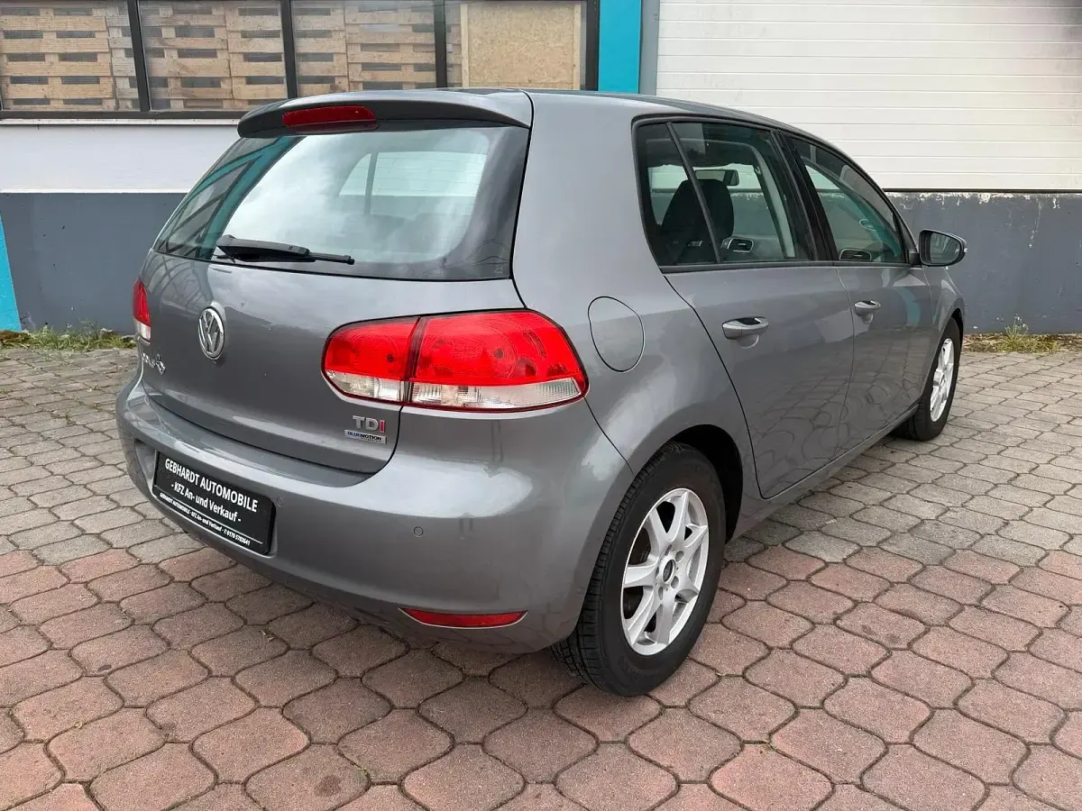 Gebraucht VW Golf VI 105 PS (77 kW) 2011 Grau Kleinwagen