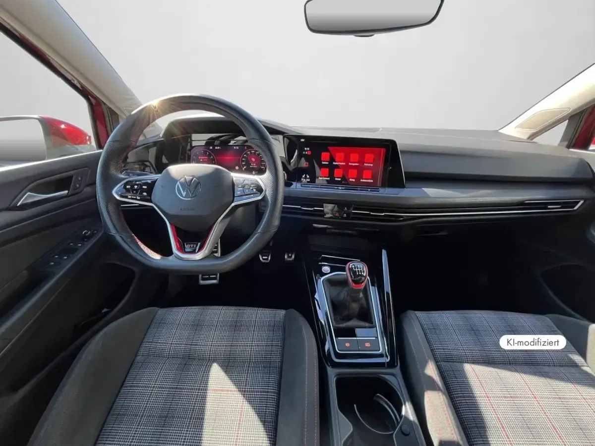 Gebraucht VW Golf VIII GTI 245 PS (180 kW) 2023 Kings red metallic (metallic) Limousine