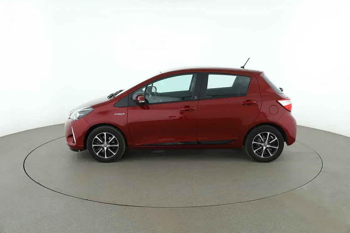 Gebraucht Toyota Yaris Team 61 PS (44 kW) 2018 Rot Kleinwagen