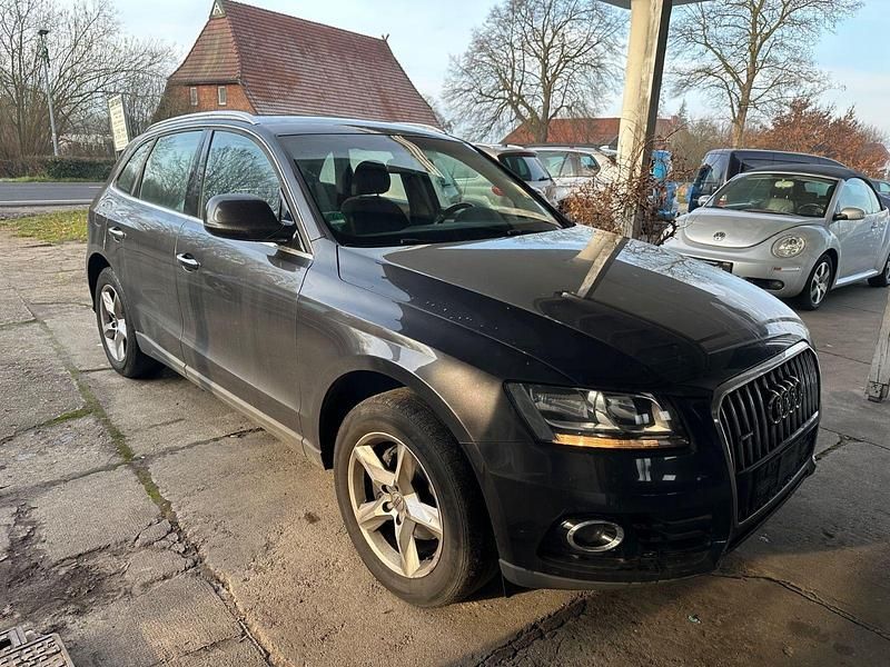 Grau Gebraucht 2015 Audi Q5 Comfort SUV | 9.325 € (Superpreis) - Bild 1/4
