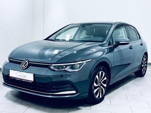 Grau Gebraucht 2022 VW Golf VIII Active Limousine | 16.880 € (Fairer Preis) - Bild 1/4