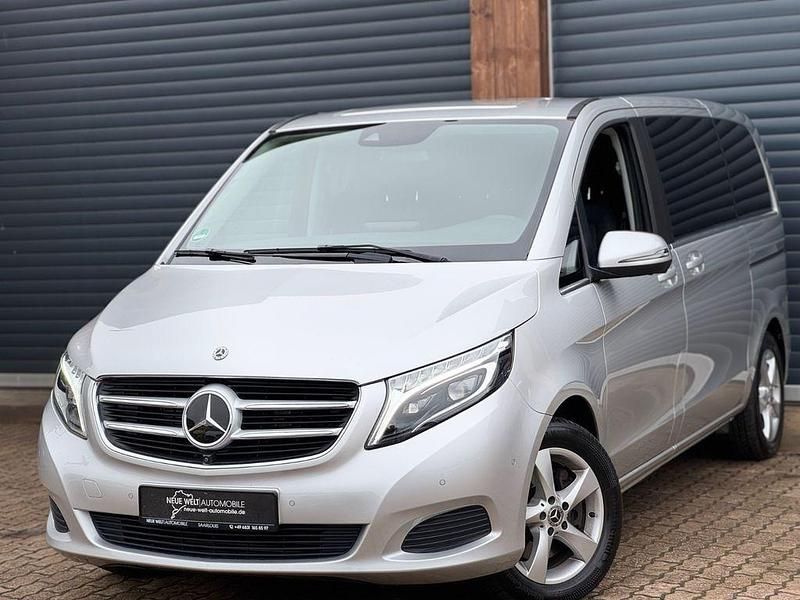 Silber Gebraucht 2019 Mercedes V250 Van / Kleinbus | 43.999 € (Fairer Preis) - Bild 1/4