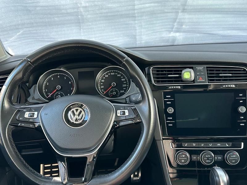 Gebraucht VW Golf VII 150 PS (110 kW) 2018 Grau Kombi