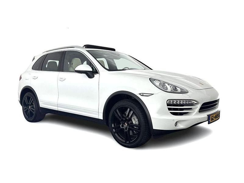 Second-hand Porsche Cayenne Platinum Edition 245 CP (180 kW) 2014 Alb SUV
