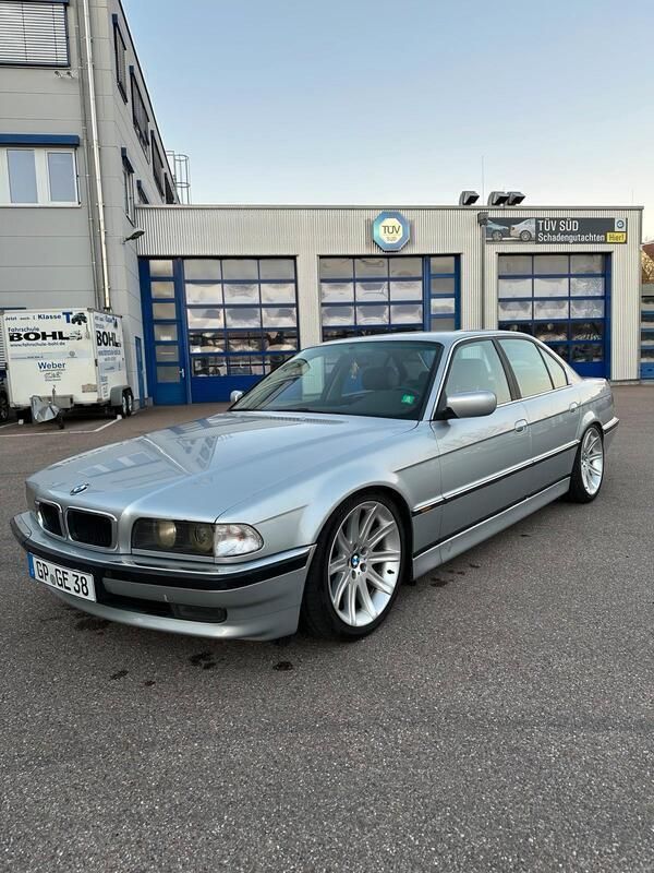 Silber Gebraucht 1997 BMW 728 Limousine | 7.990 € (Teuer) - Bild 1/4