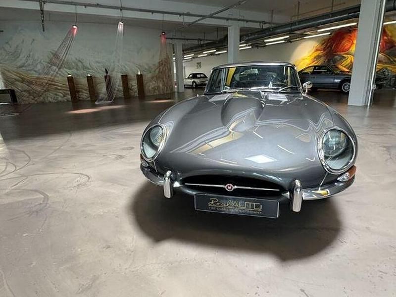 Second-hand Jaguar E-Type 265 CP (194 kW) 1965 Other Coupe