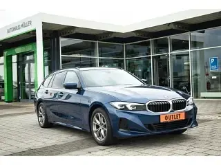 Gebraucht BMW 320 190 PS (139 kW) 2023 Phytonicblau metallic Kombi