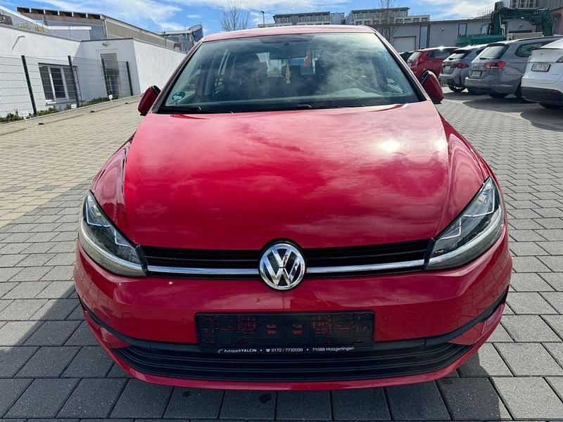Gebraucht VW Golf VII 116 PS (85 kW) 2019 Rot Limousine