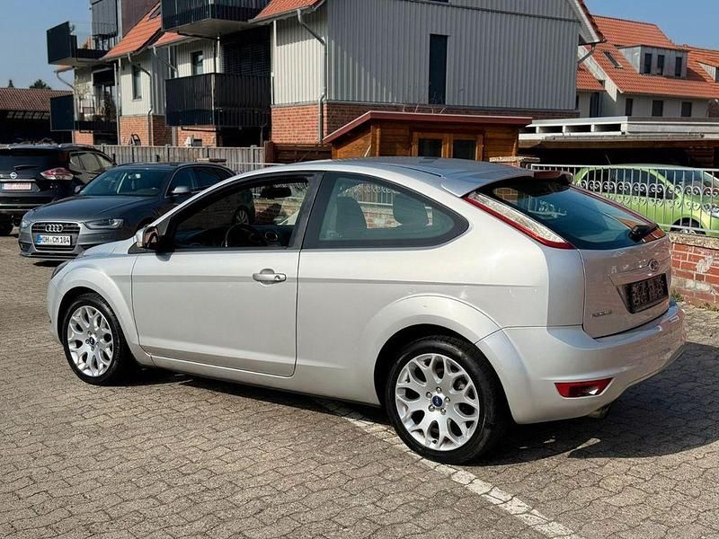 Gebraucht Ford Focus Sport 101 PS (74 kW) 2009 Silber