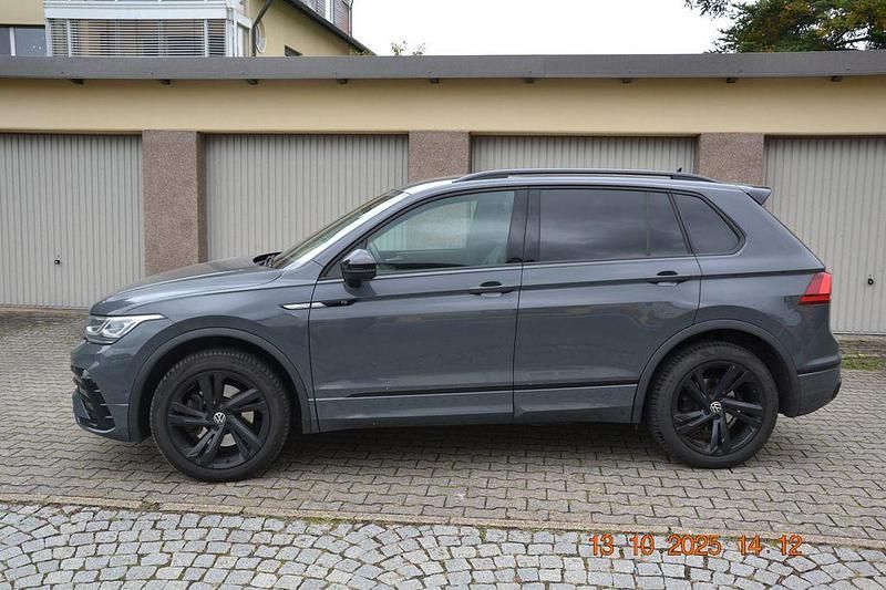 Grau Gebraucht 2023 VW Tiguan R-line SUV | 34.509 € (Guter Preis) - Bild 1/4