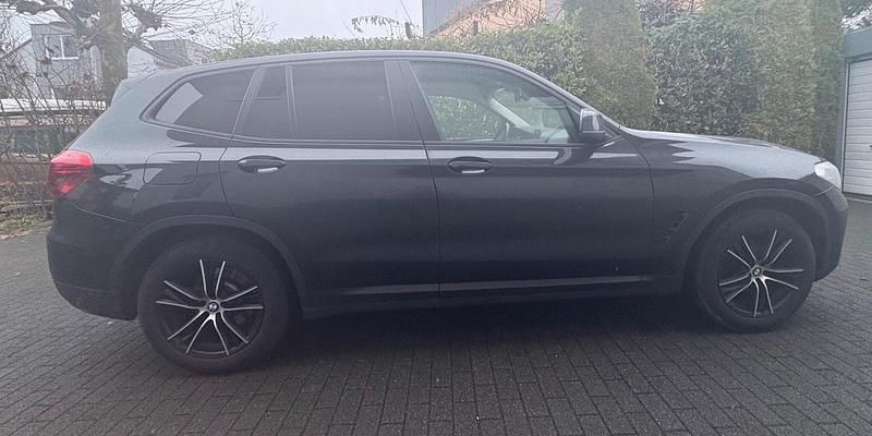 Second-hand BMW X3 190 CP (139 kW) 2018 Negru SUV
