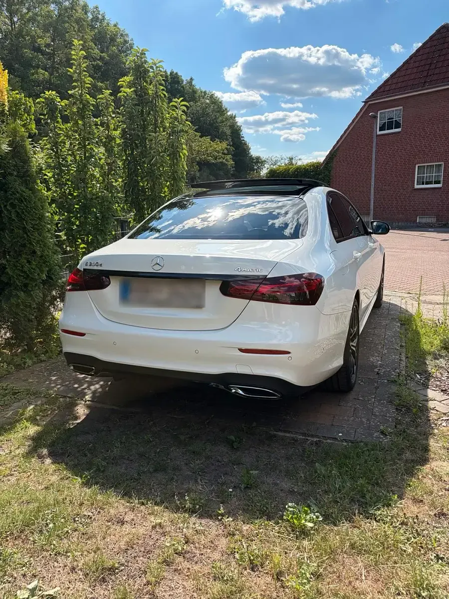 Gebraucht Mercedes 300 265 PS (194 kW) 2022 Weiß Limousine