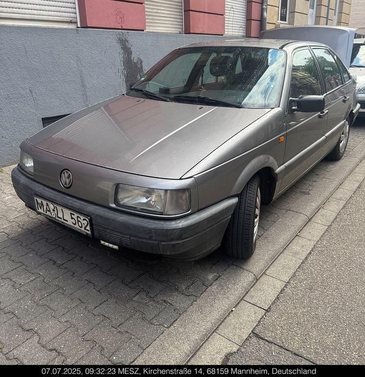 Gebraucht VW Passat 90 PS (66 kW) 1992 Grau Limousine